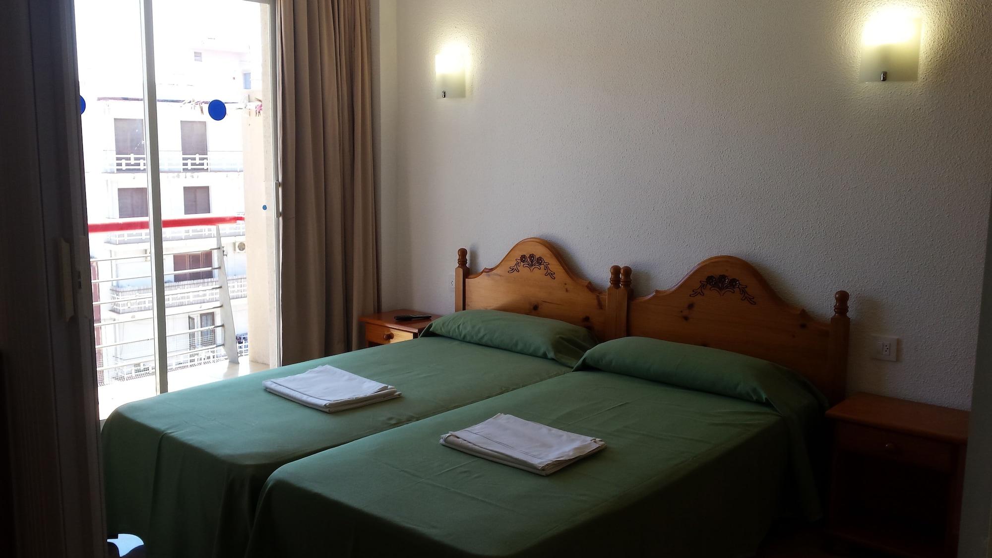 Mar Blau Apartamentos Calella Dış mekan fotoğraf