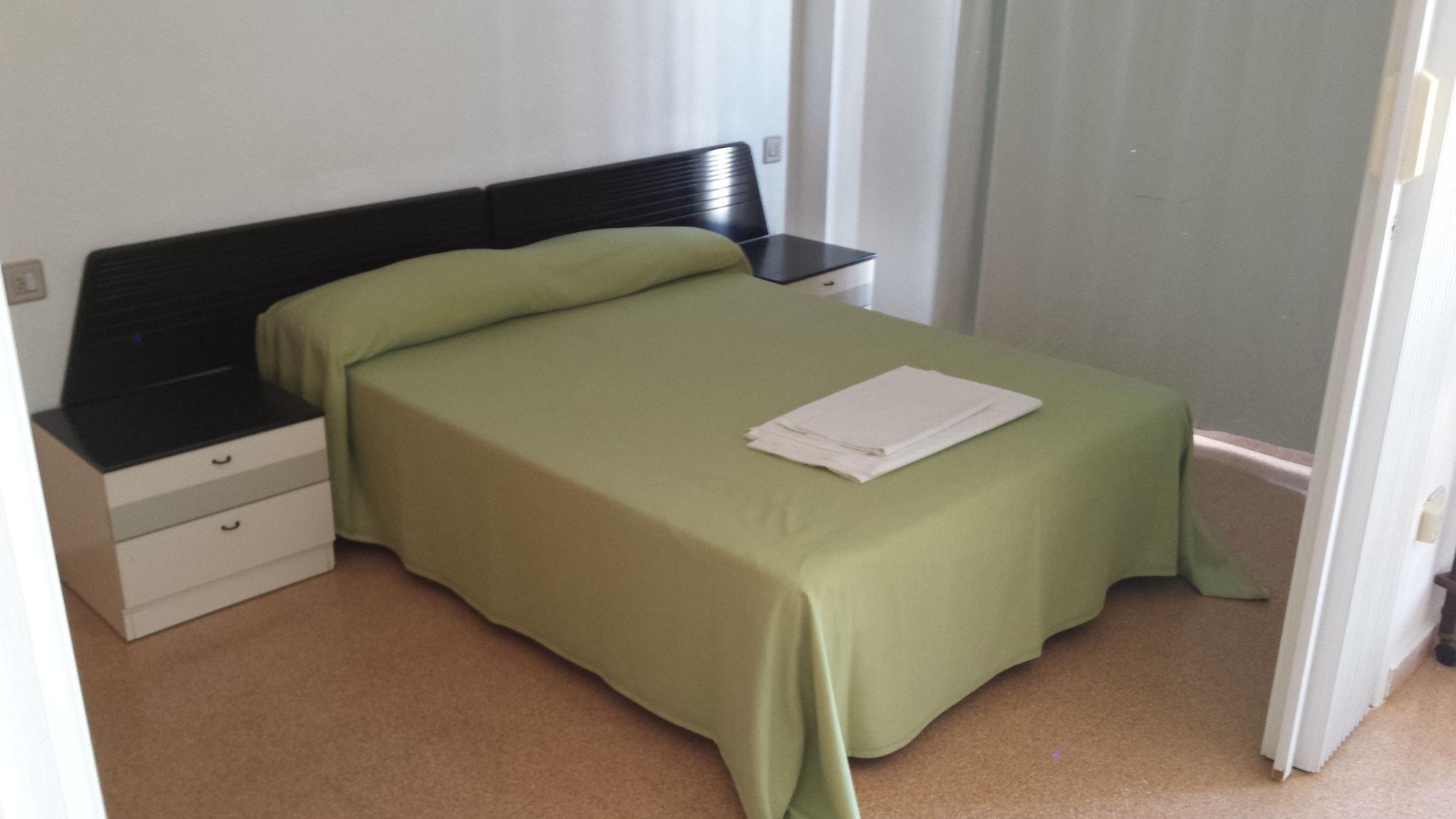 Mar Blau Apartamentos Calella Dış mekan fotoğraf