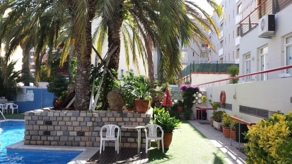 Mar Blau Apartamentos Calella Dış mekan fotoğraf